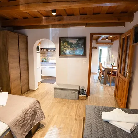 Gozdarjeva Hiska M&k Dobrovnik